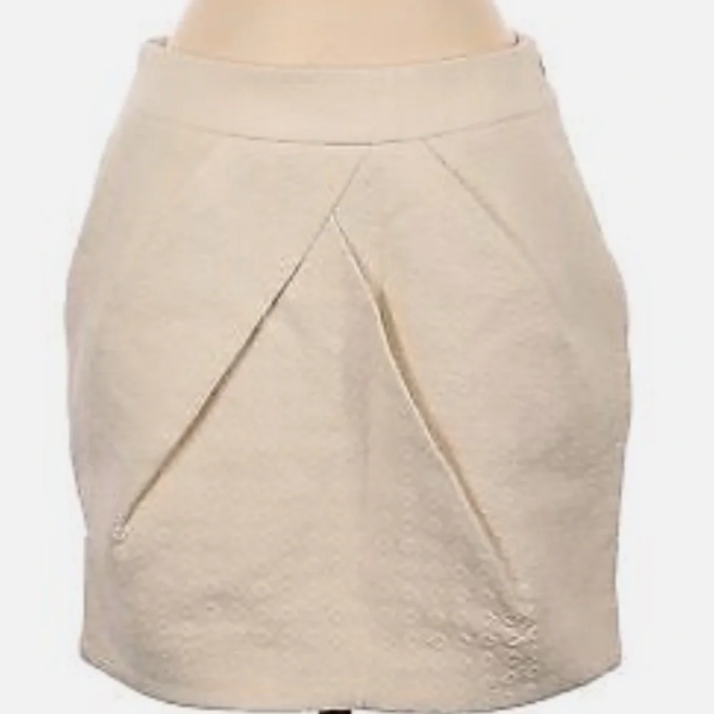 Forever 21 Ivory Textured Mini Skirt Sz XS